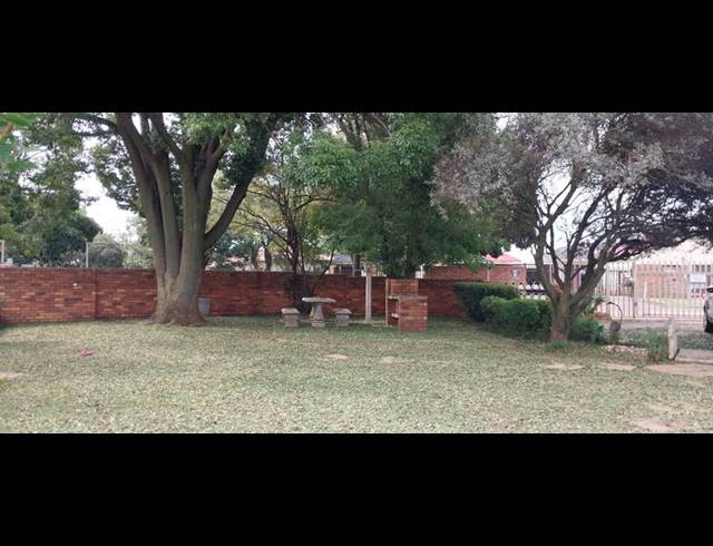 2 BEDROOM PROPERTY TO RENT IN PARKDENE